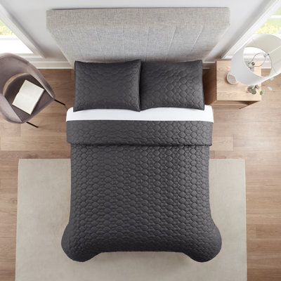 Simply Comfort Solid Quilt Set