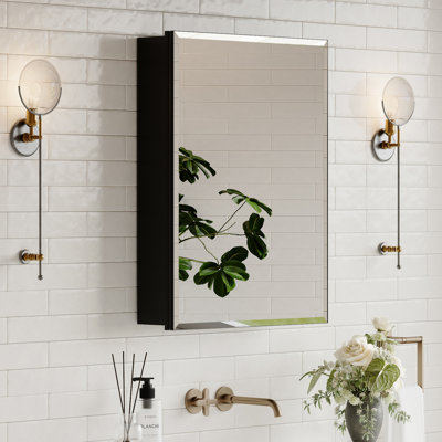 Armoire à pharmacie encastrée avec cadre en aluminium noir moderne de 16 po x H 24 po avec miroir, charnières à fermeture en douceur et tablettes réglables en verre pour le rangement de maquillage, de rasage ou de salle de bain