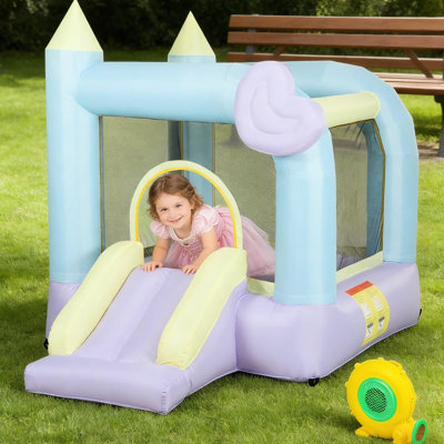 Jeu gonflable gonflable pour la fête estivale, tissu multicolore 420D / 840D, zone de saut spacieux, glissade avec rampes, standard, espace spacieux de Six Stakes, caractéristiques, enceinte à mailles élevées,