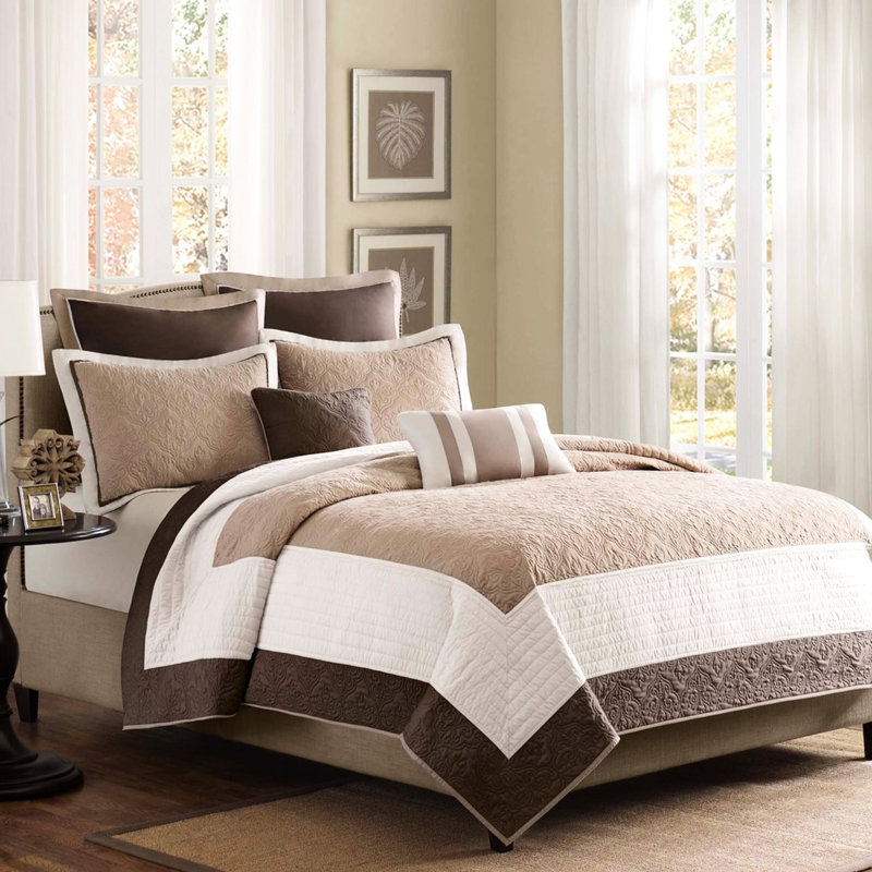 Couette beige 7 pièces pour lit double/queen, taies d'oreiller à motif médaillon, lavable et insonorisée.