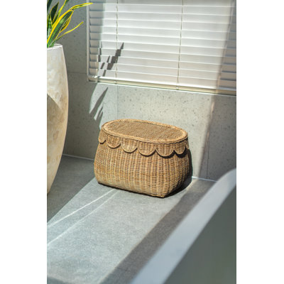 Panier en rotin festonné 