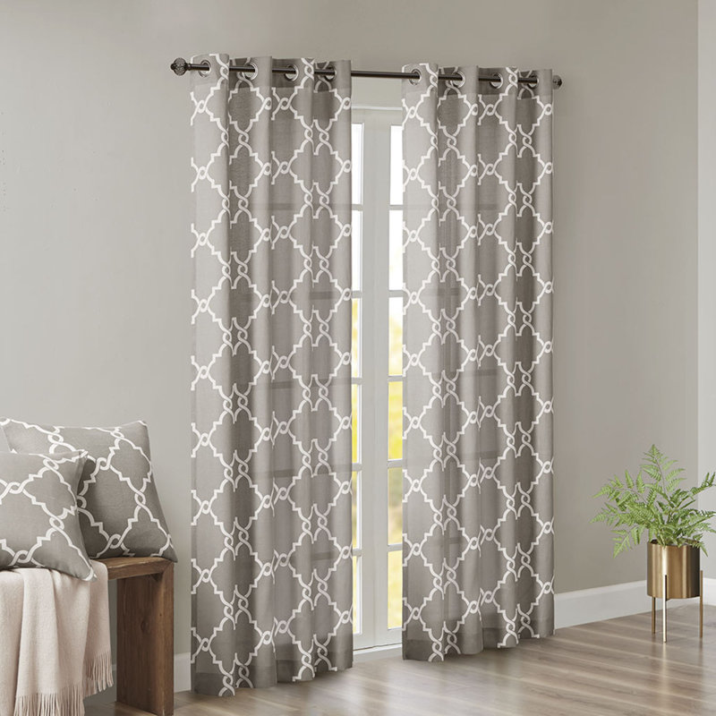 Panneau de rideau semi-transparent en polyester Stamatoula, H 108 po x l 50 po, Gris / blanc
