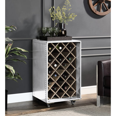 Cave à vin patchwork en aluminium avec 4 roulettes, capacité de 23 bouteilles, fini bois synthétique argenté, profondeur 48 cm, largeur 53 cm, hauteur 91 cm, bouteilles disponibles, construction en bois.
