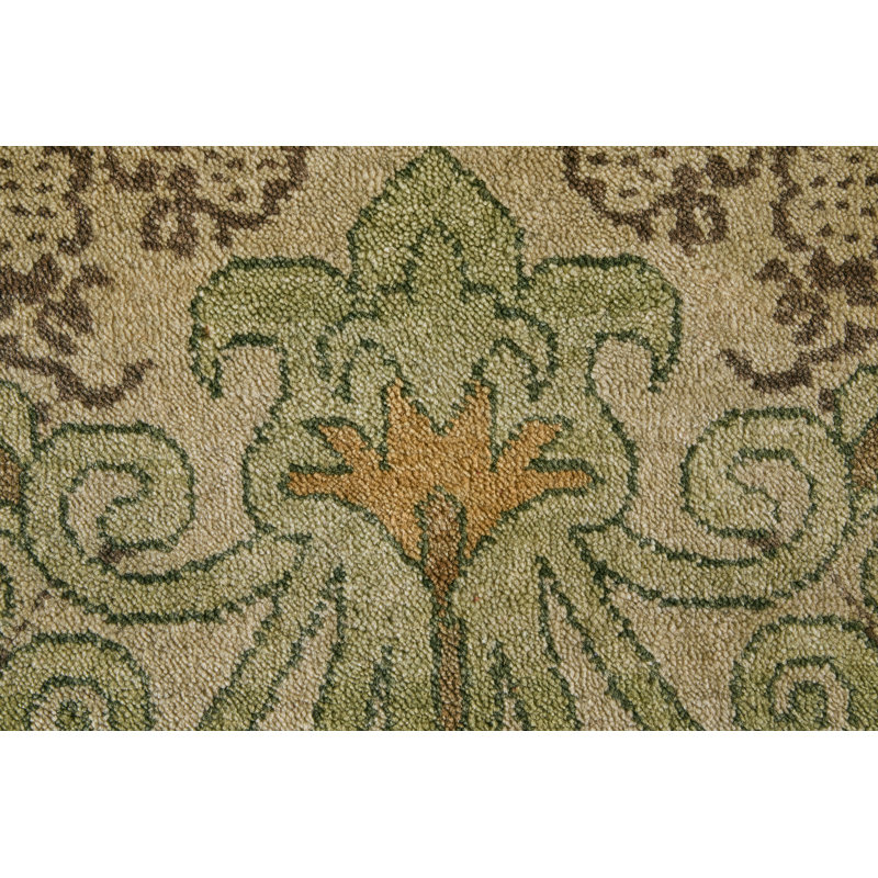 Wool Floral Area Rug in Green, Rectangle 5'6" x 8'6"