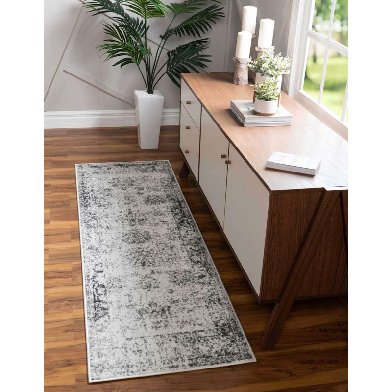 Anneliesse Oriental Indoor Rug, Runner 2' x 5'1"