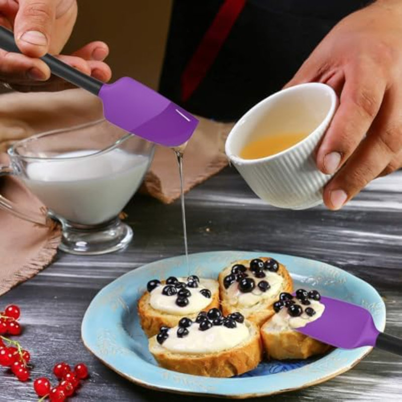 Ensemble de 5 spatules en silicone, résistantes aux hautes températures, en silicone de qualité alimentaire, compatibles avec le lave-vaisselle, pour la cuisson au four et en salle (violet et noir)