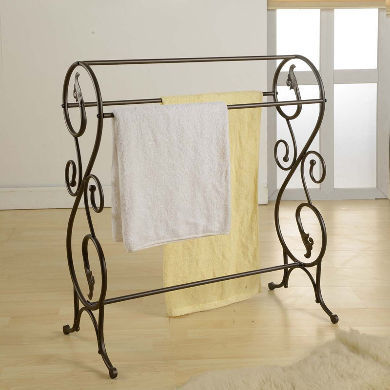 Porte-serviettes sur pied