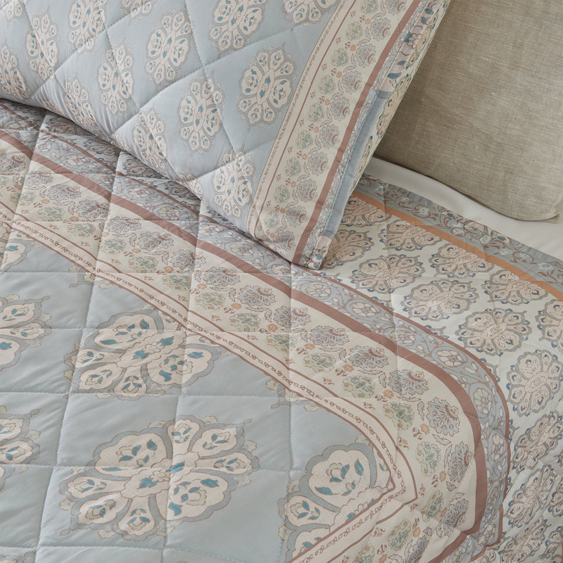 King Size Pink Reversible Microfiber Quilt Set