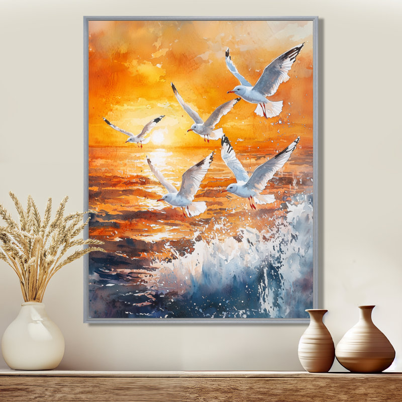 Axen Seagulls At Sunrise I - Art mural oiseau pour le salon, H 44 po x l 34 po, Impression encadrée flottante, Argent