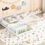 Lit double double au sol avec garde-corps - et fiable pour une nuit de sommeil paisible, clôture de construction blanche-2028386096