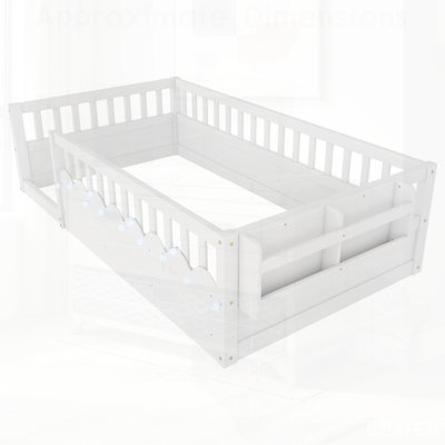Cadre de lit Montessori au sol avec barrières de sécurité hautes, lit d'enfant en bois avec veilleuse et tablette de rangement