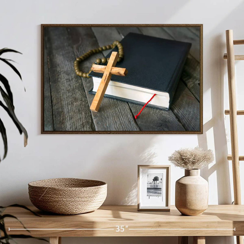 Croix en bois, 25 po x 17 po, Cadre flottant noyer