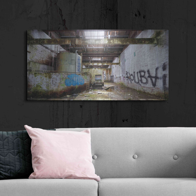"Roubaix Urbex" par Sebastien Lory, H 24 po x l 48 po