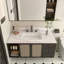 Plan de toilette en marbre de 109 cm (43 po), blanc, avec 3 trous prépercés pour robinetterie, lavabo rectangulaire encastré et dosseret de 10 cm (4 po) de hauteur, Bianco Carrara Venato