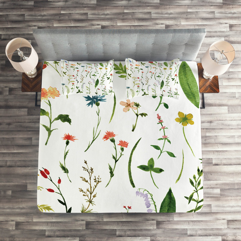 Farmhouse / Country Floral Coverlet, King Bedspread + 2 Shams