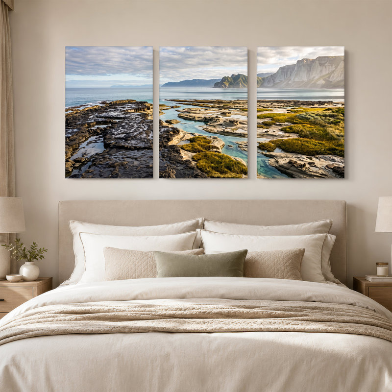 Art mural sur toile, "Falaises côtières" avec eau turquoise, H 30 po x l 20 po x 3 pièces