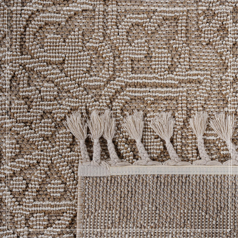 Beige /Medallion Indoor/Outdoor Area Rug, Rectangle 4' x 6'2"