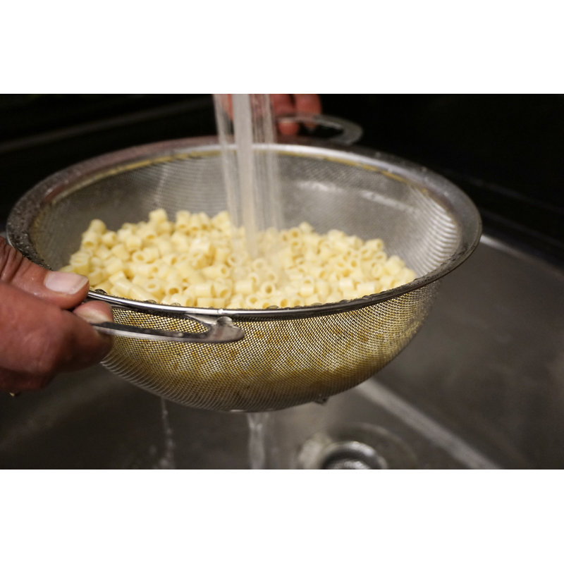 Stainless Steel 4 Qt Mesh Colander with Handles