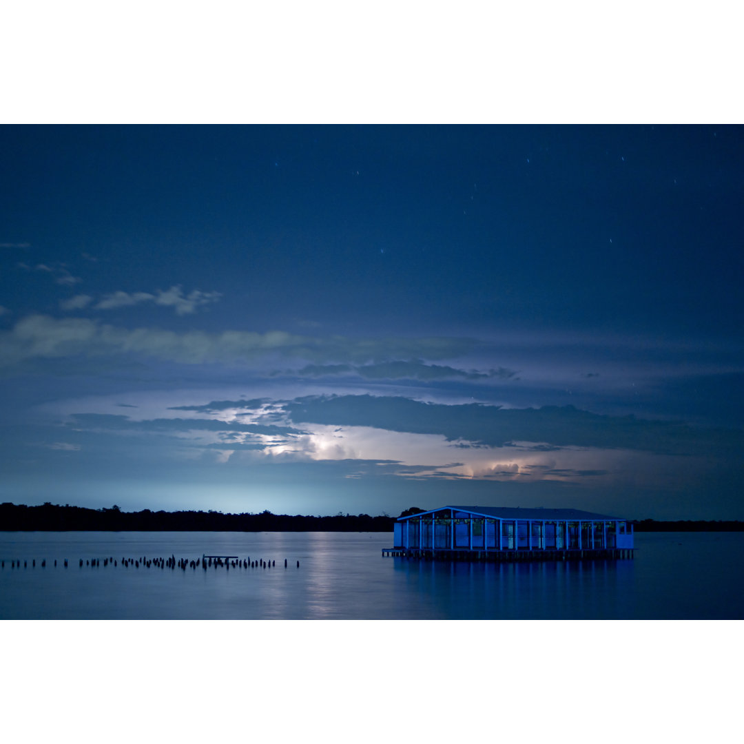 Maracaibo Lightning von AarStudio - Druck auf Leinwand ohne Rahmen