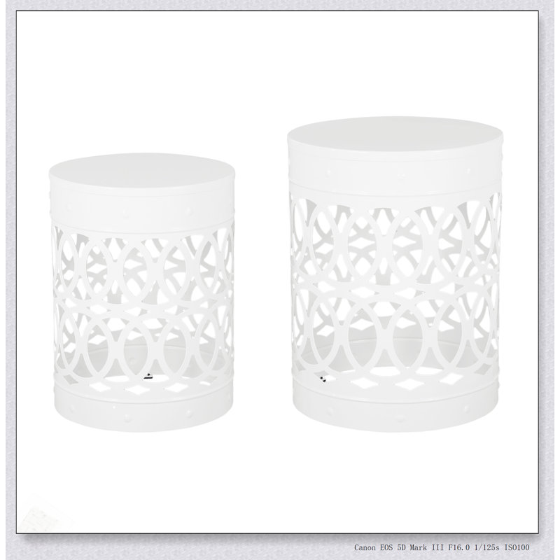 Ensemble de tables d'appoint modernes d'extérieur en métal avec un design élégant en fer et une finition thermolaquée durable pour une utilisation polyvalente