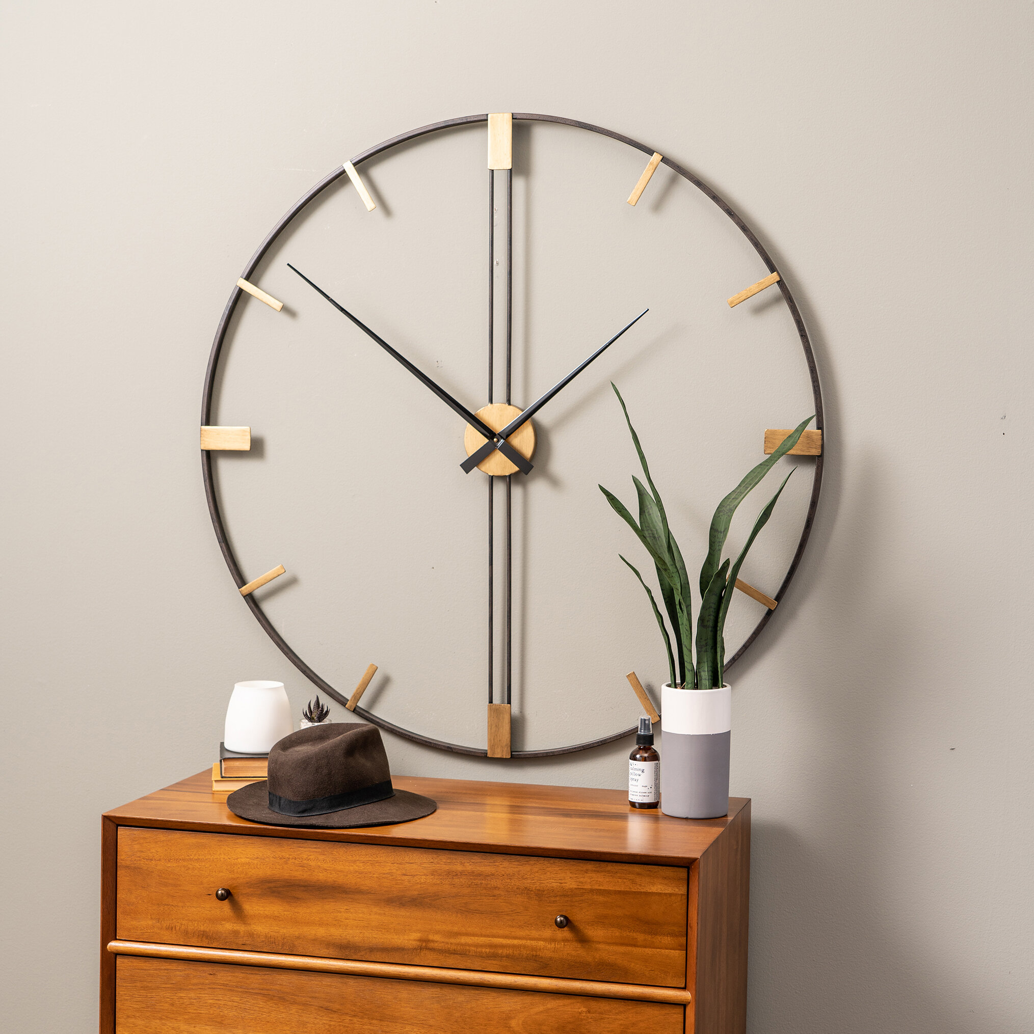 Traveler Designer Metal Wall Clock