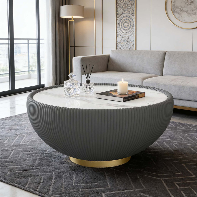 Table basse en cuir fritté clair
