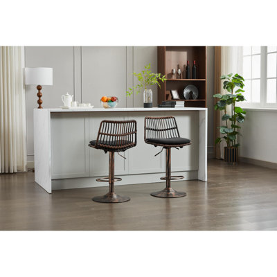 Ensemble de 2 tabourets de bar en rotin, chaise de bar pivotante à 360 °, chaise à hauteur de comptoir avec repose-pieds pour la cuisine et la salle à manger