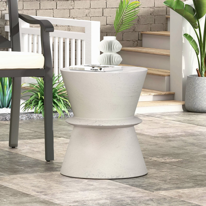 Table d'appoint d'extérieur en béton léger