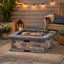 Foyer extérieur carré de 74 cm (29 pouces) à bois, durable et idéal pour les réunions conviviales et les réceptions en plein air.