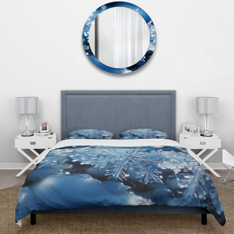 Glimmering Snowflakes II - Abstract Duvet Cover Set, King Duvet Cover + 2 King Shams