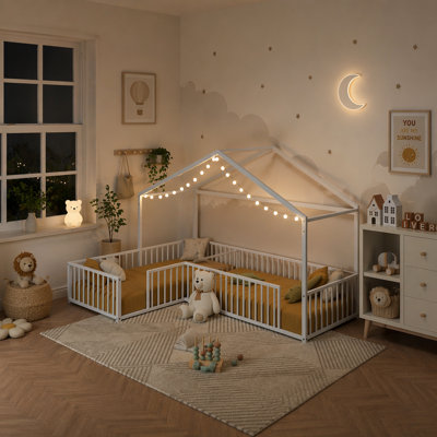 Double lit simple en L Montessori, structure de lit d'angle en métal avec clôture, lit de plancher de style maison pour 2 enfants, sans lattes, blanc
