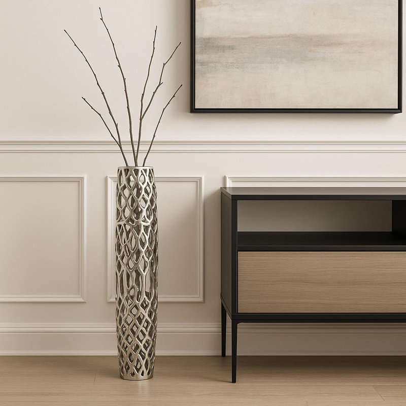 Vase cylindrique en aluminium argenté à motifs de brindilles, 47 po