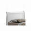 Lit en bois-417490343