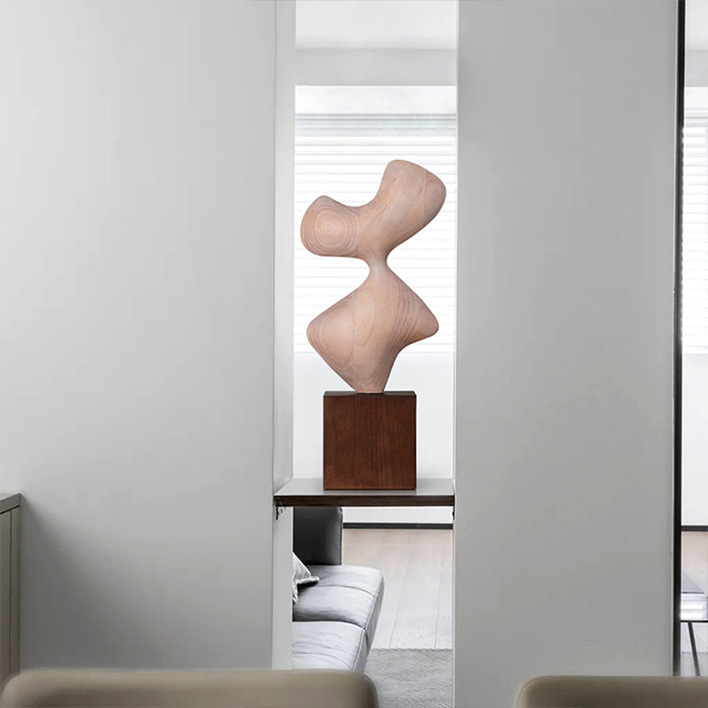 Ornements abstraits de sculpture sur bois