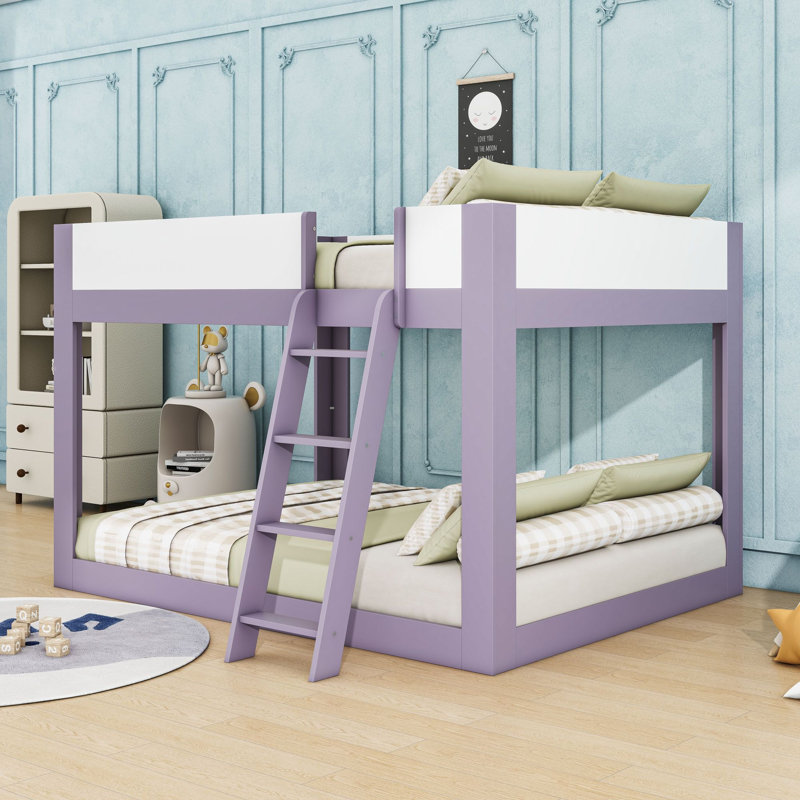Lit superposé en bois avec échelle réversible et garde-corps, Grand sur grand, Blanc mauve