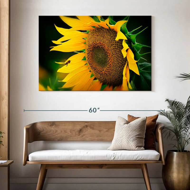 Abeille Harnek attirée par le tournesol, H 32 po x l 48 po