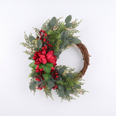 Couronne artificielle d'hiver 19,69 pouces, couronne de porte d'entrée avec dahlia rouge, feuilles d'eucalyptus et baies rouges mélangées pour décoration murale des Fêtes