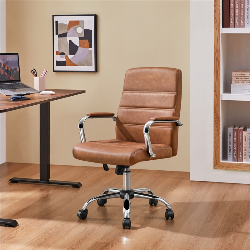Chaise de bureau à dossier moyen avec accoudoirs pivotant à 360 ° Wanetta, Brun rétro
