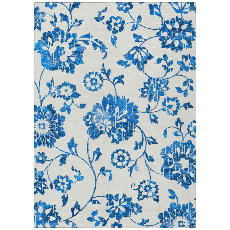 Tapis extérieur lavable floral blanc et bleu denim 5 pi x 8 pi