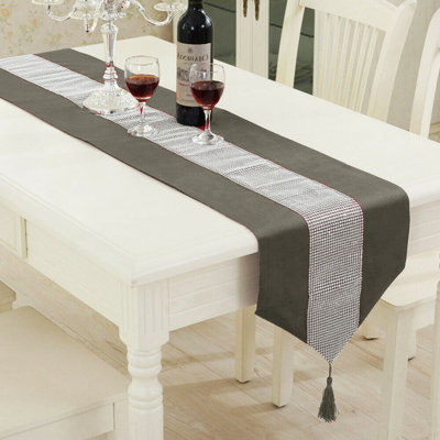 Strouse Modern Table Runner