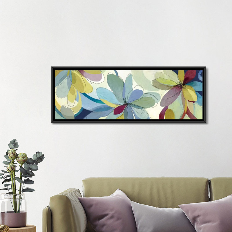 «Silk Flowers II» par Aimee Wilson, impression sur toile tendue, H 16 po x l 48 po x P 1,5 po, Cadre noir