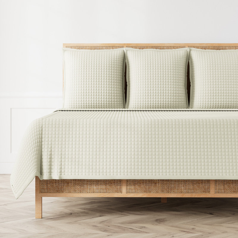 Ready-to-Bed Coverlet, Twin Quilt, Beige