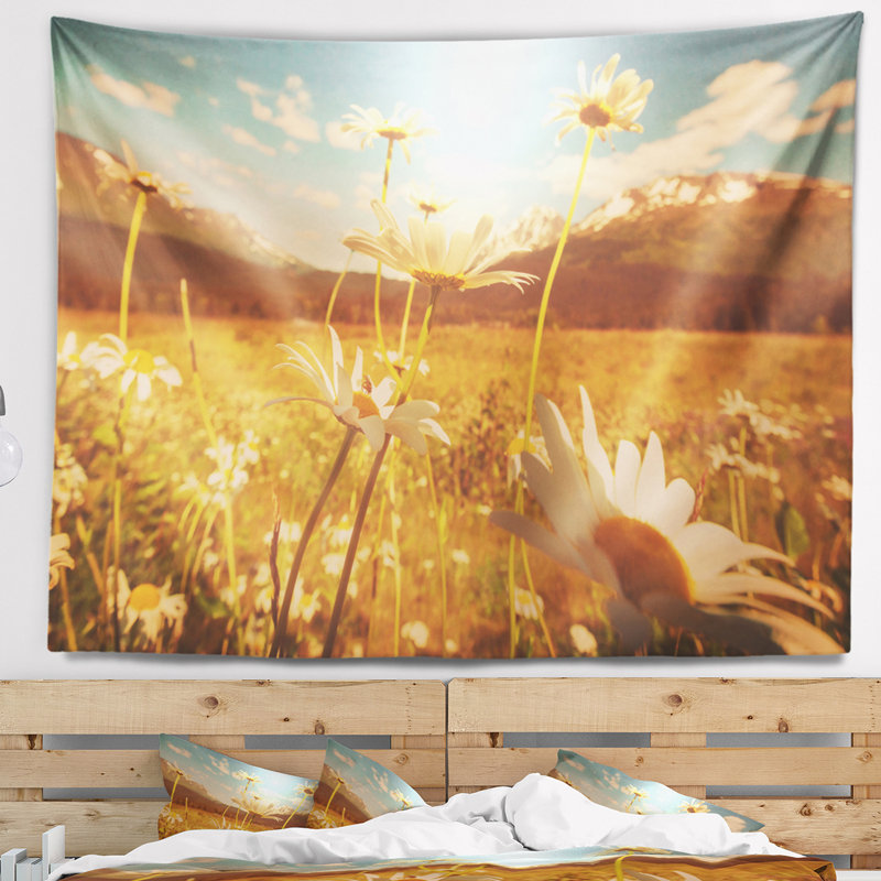 Tapisserie en forme de camomille, H 50 po x l 60 po
