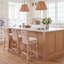 Tabouret de bar rembourré Evins avec structure en bois massif-303953904