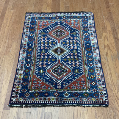 Handmade Antique Shiraz Wool Rug