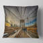 Coussin décoratif "Design Strolling on Brooklyn Bridge" Designart-1307776821-1307776818