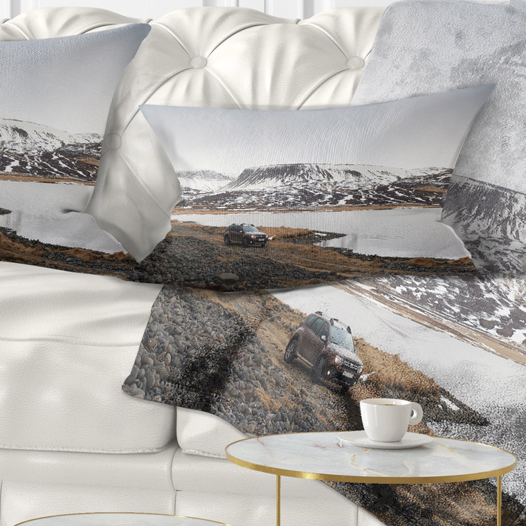 SUV Road Trip Adventure - Coussin imprimé paysage