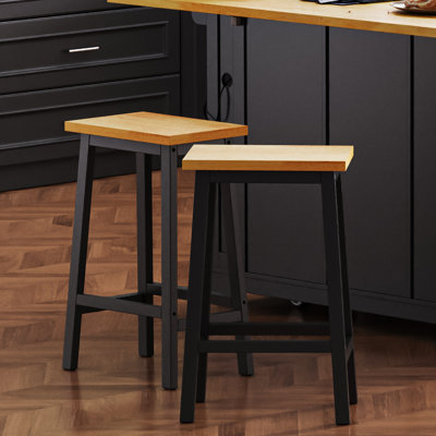 Tabourets de bar en bois massif de 25,6 po de hauteur avec repose-pieds (ensembles de 2 pièces)