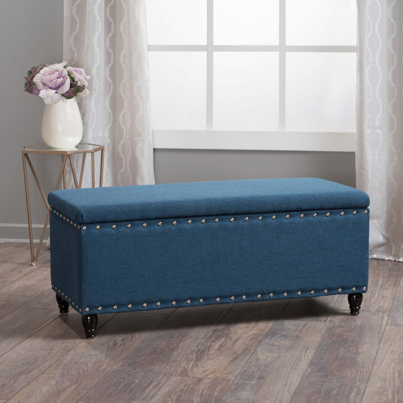 Banc de rangement avec garniture cloutée
