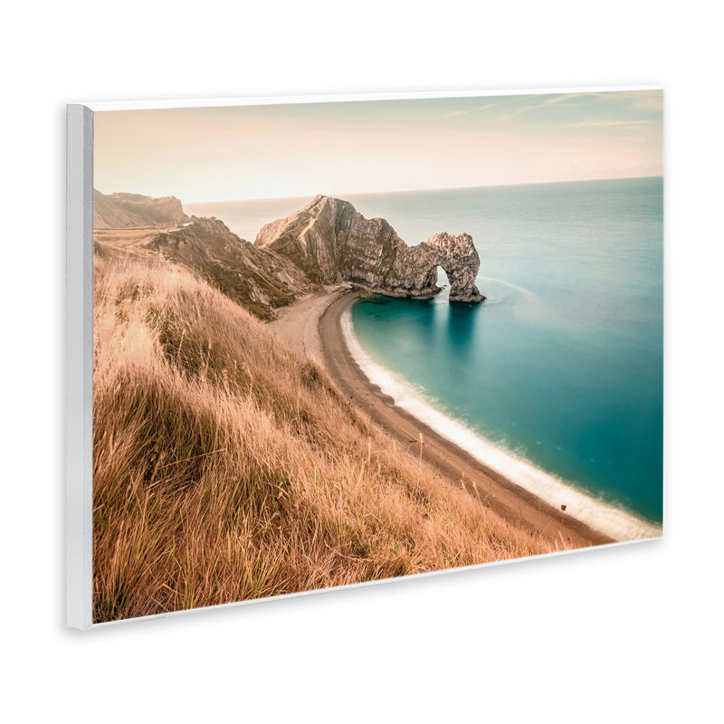 "Beach with Arched Cove", art mural par Nataly White, H 13 po x l 19 po